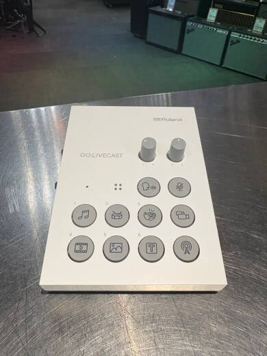 Roland - GO LIVE CAST